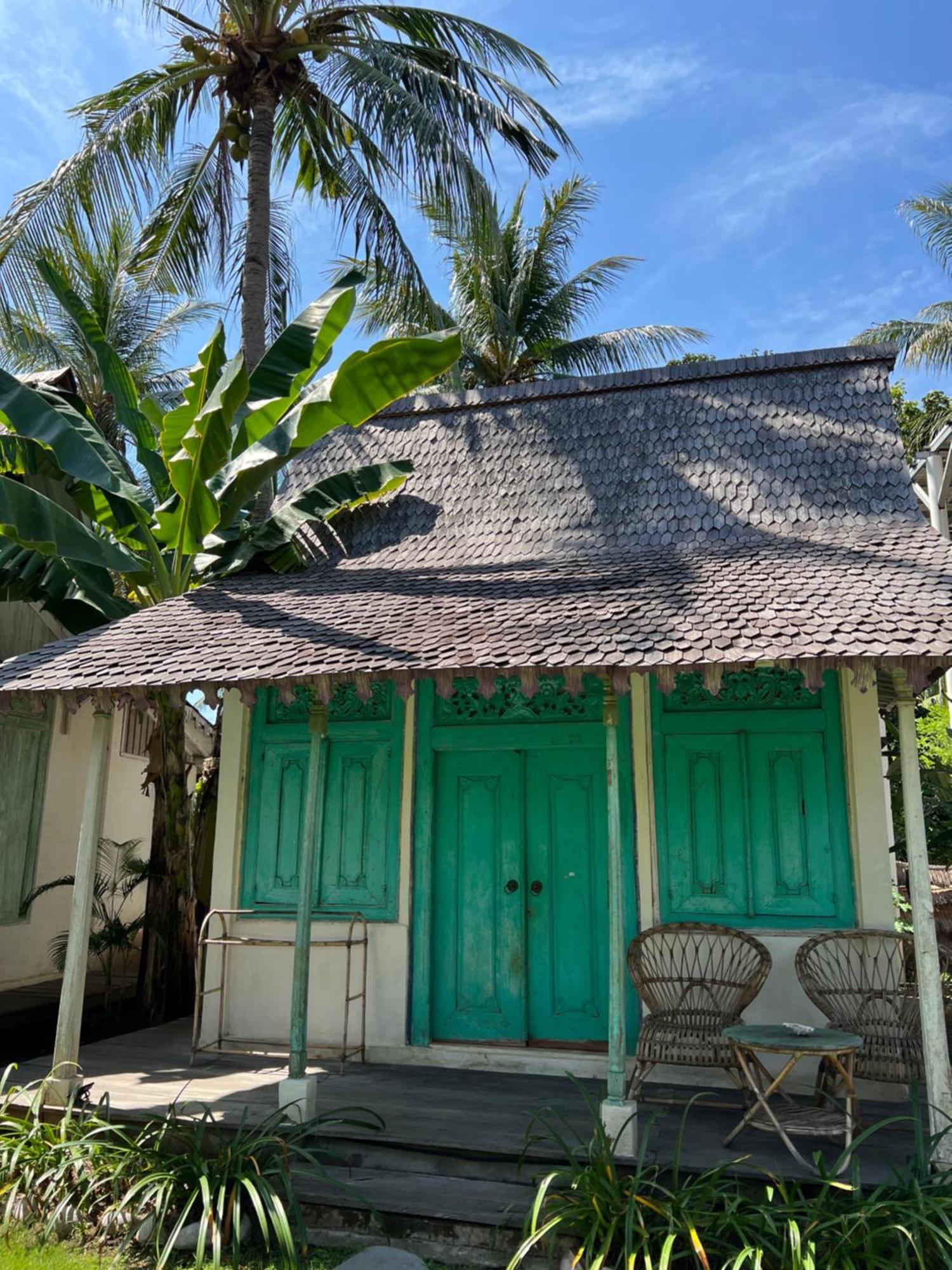 Captain Coconuts Gili Air Hotel Exterior photo